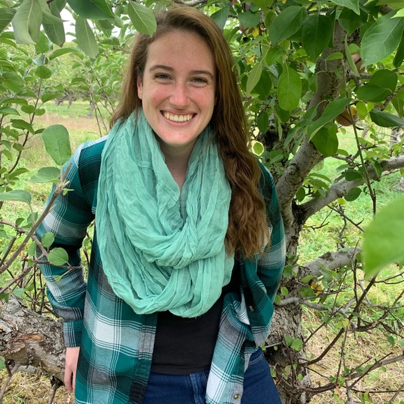 Meet your Posher, Brittney - Picture 1 of 1